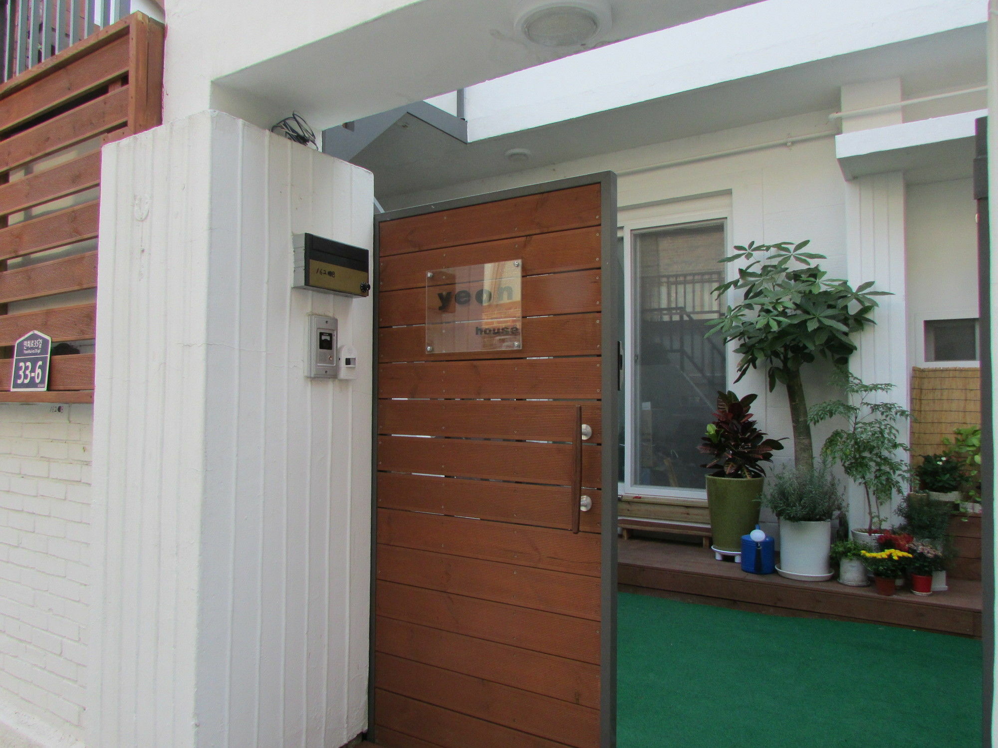Yeon Guesthouse 2*